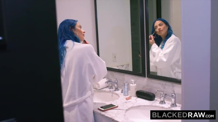 Horny white slut with blue hair met up with a random black dude to have casual sex