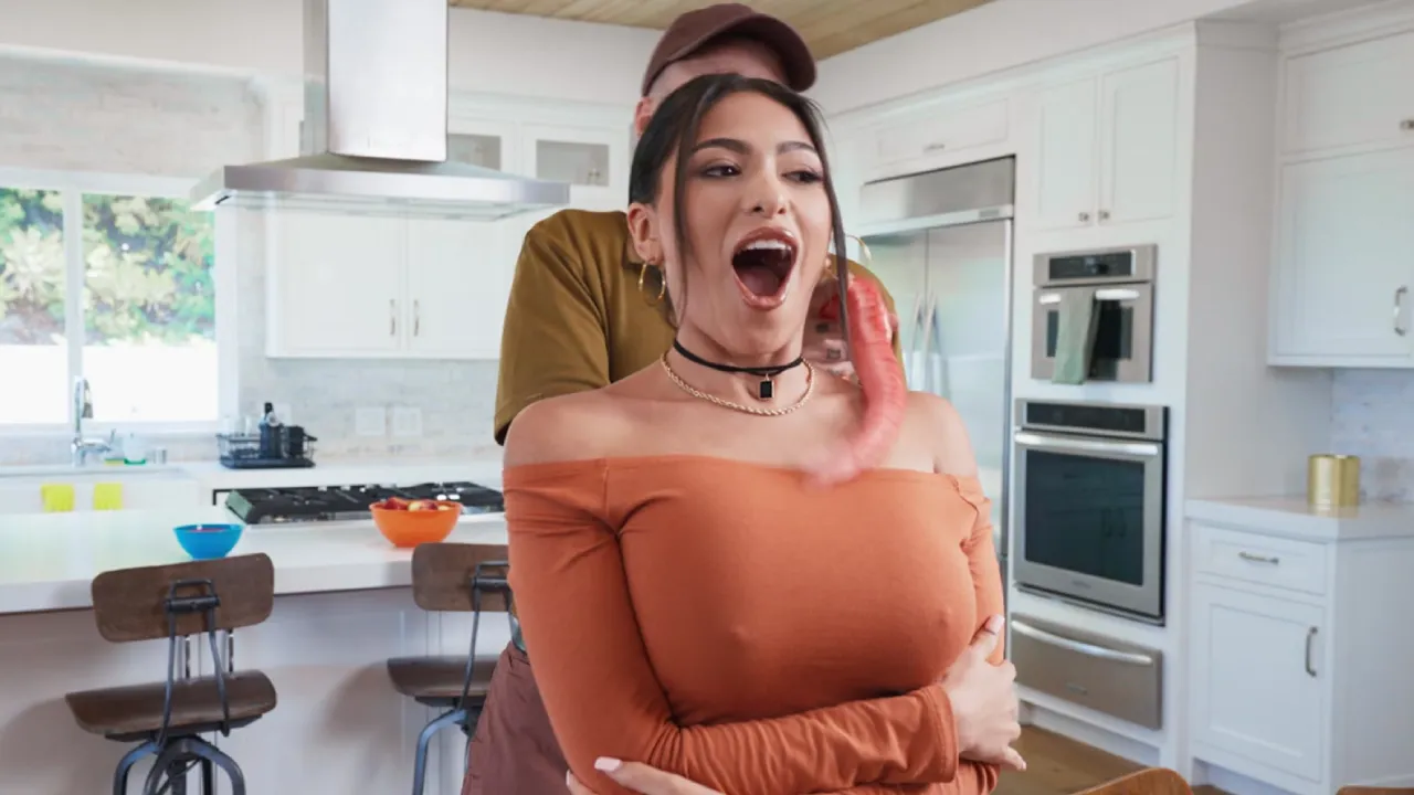 [Brazzers] Reyna Belle – Delivering The Good, The Bad & The Ugly